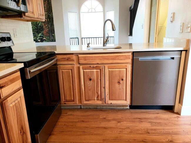 Building Photo - 13206 Glenmoor Dr