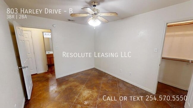 Building Photo - 803 Harley Dr