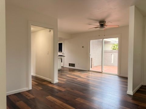 Building Photo - 3285 Oak Knoll Dr