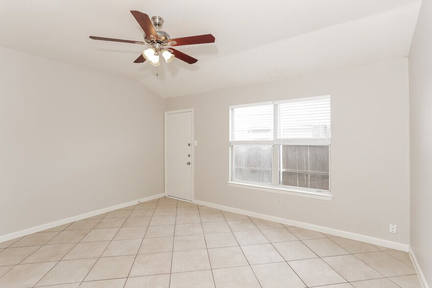 Building Photo - 9000 Christopher Cir