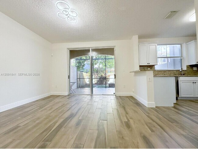 Building Photo - 202 Riverwalk Cir