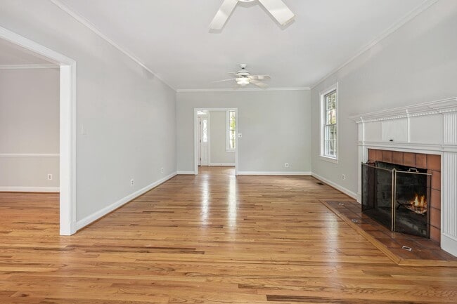 Building Photo - 3525 Williamsburg Ln NW