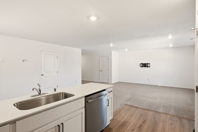 Building Photo - Beautiful 4 bedroom home in Liberty Lake! Move in Ready!