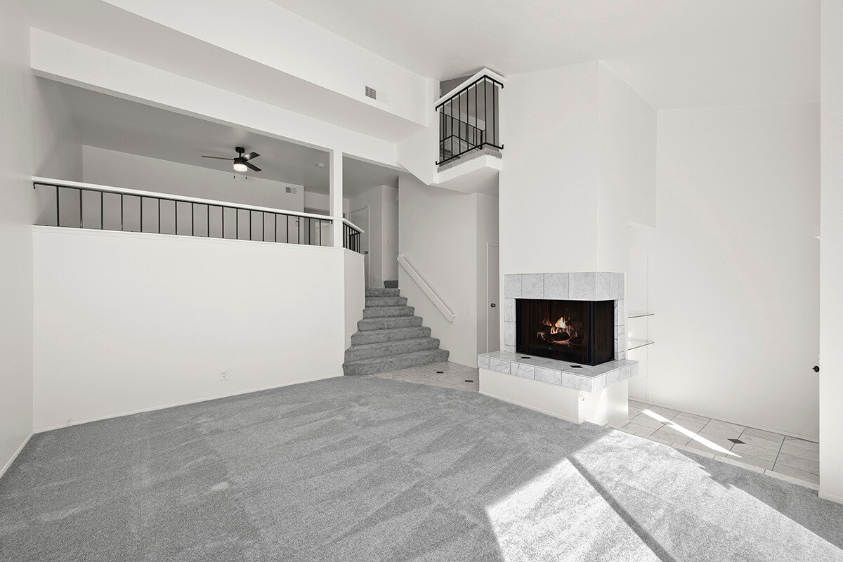 Building Photo - 3216 Caminito Eastbluff