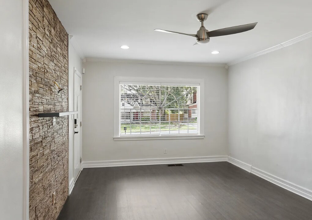 Building Photo - 1268 Eastland Rd SE