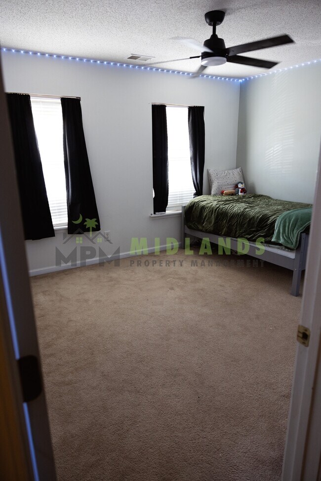 Building Photo - 233 Seabiscuit Ln