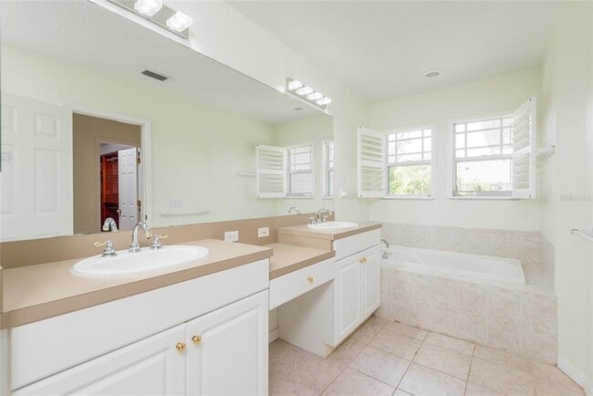 Building Photo - 2876 Bayshore Trails Dr