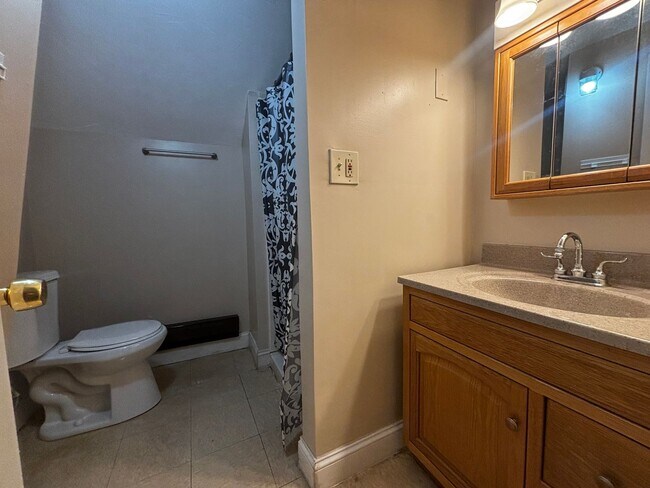 Building Photo - 27-29 Linda Ave.