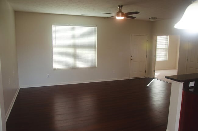 Building Photo - 2204 Shadow Creek Blvd