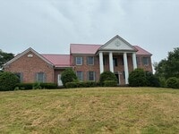 Building Photo - Magnificent 5-Bedroom Private Estate in Butler, PA