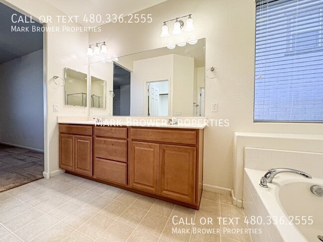 Building Photo - 27283 N 75th Dr