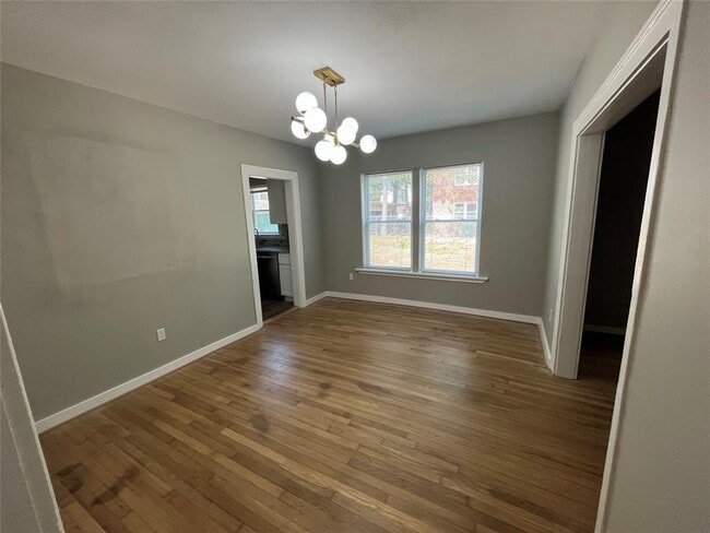 Building Photo - 401 W Saulnier St