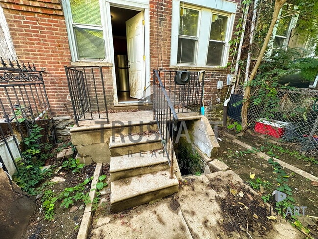 Building Photo - 5734 N Lambert St