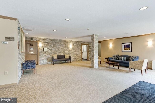 Building Photo - 1830 Columbia Pike