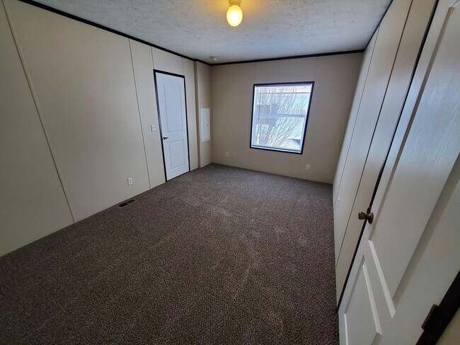 Building Photo - 19 Bluebird Hill Dr