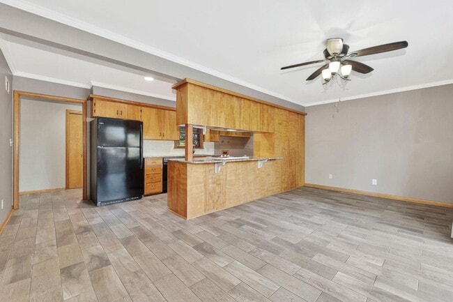 Building Photo - Coming available in February!