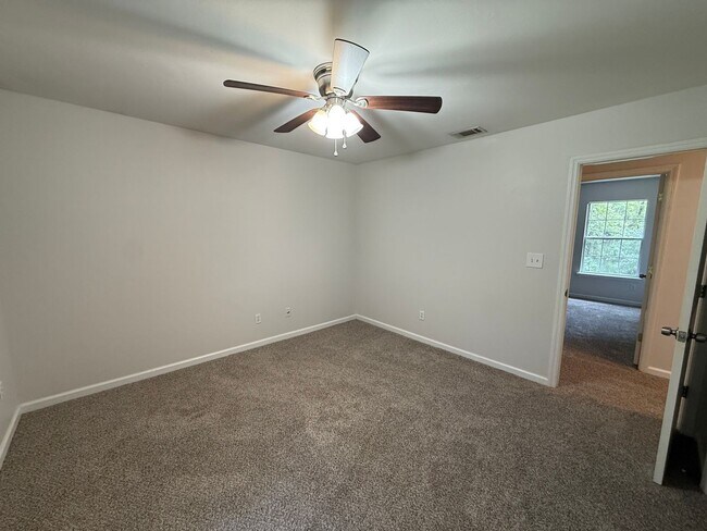 Building Photo - 249 Starmount Dr