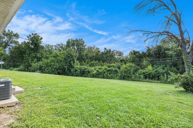 Building Photo - **$0 Application Fee for August!!** Beauti...
