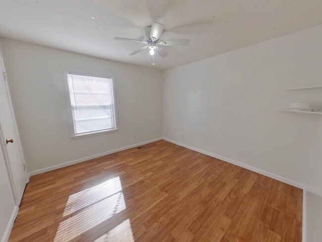 Building Photo - 2109 S Grove St