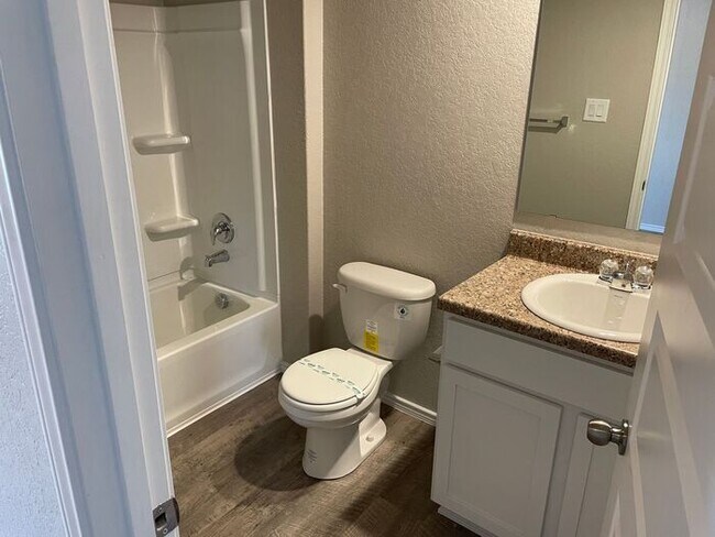 Building Photo - Available Now | Pet-Friendly 3-Bedroom, 2-Bath Home in Scott’s Hollow — Tour Today!