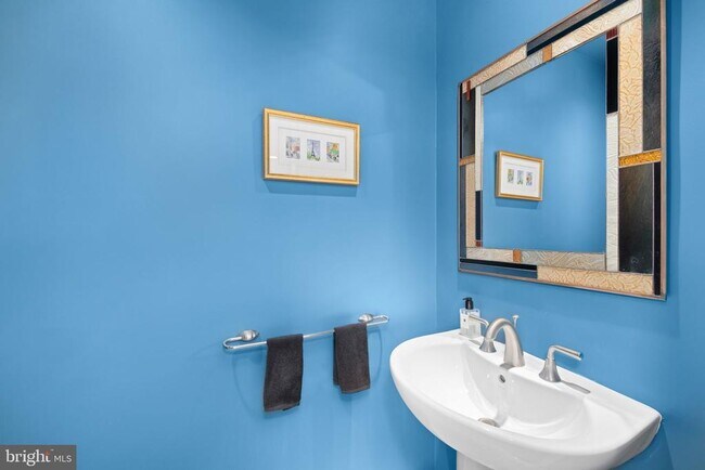 Building Photo - 1136 Pine Hill Rd