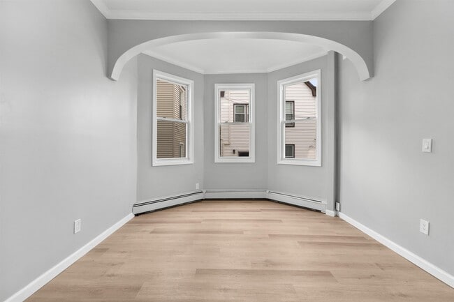 Building Photo - 98 W 32nd St