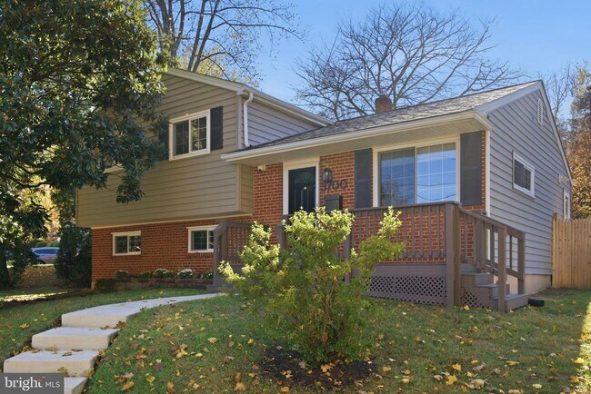 Building Photo - 3700 Emily St