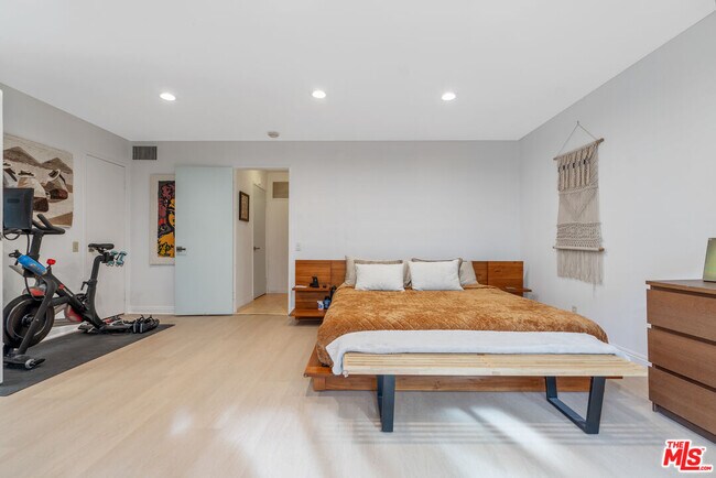 Building Photo - 1979 Grace Ave