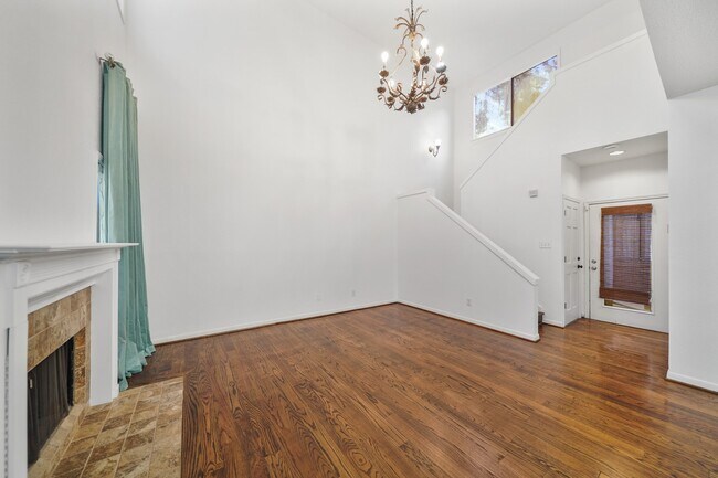 Building Photo - 2555 Bering Dr