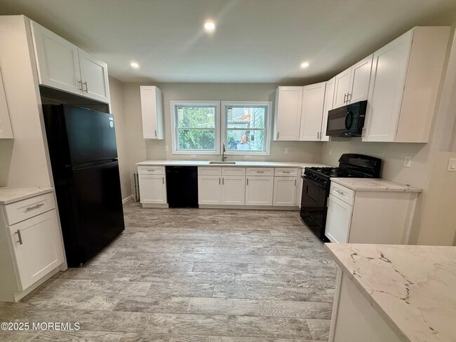 Building Photo - 163 Ridge Ave