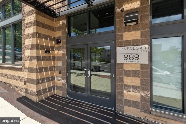 Building Photo - 989 S Buchanan St
