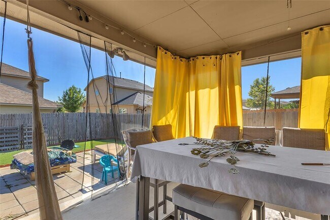 Building Photo - 206 Linden Ln