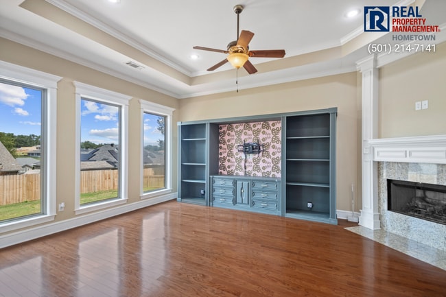 Building Photo - 4040 Robinwood Cir