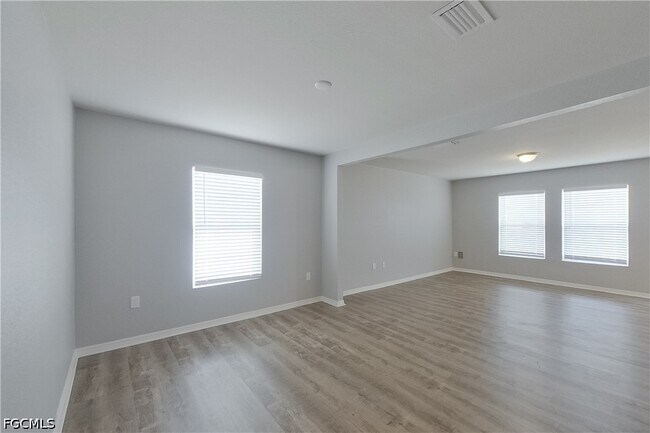 Building Photo - 2227 NW 11th Ct