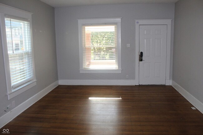 Building Photo - 1216 N Oakland Ave