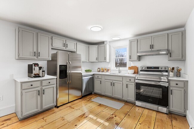 Building Photo - 17 N Maple St
