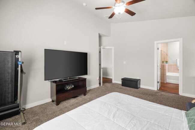 Building Photo - 14820 Mike a Mendoza Ave