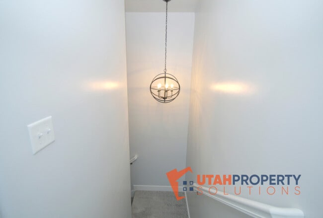 Building Photo - 1734 W Newcastle Ln