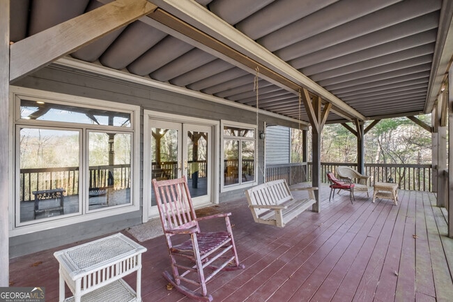 Building Photo - 339 Willow Dr