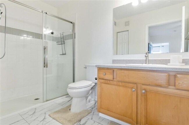 Building Photo - 1050 Villagio Cir