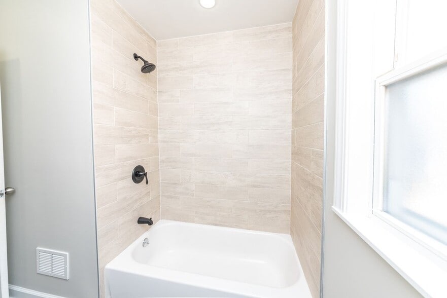 Building Photo - 2745 W Gregory St