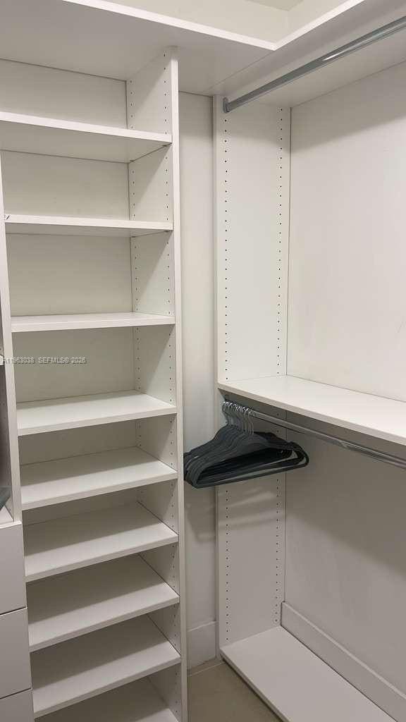 Building Photo - 1300 Brickell Bay Dr