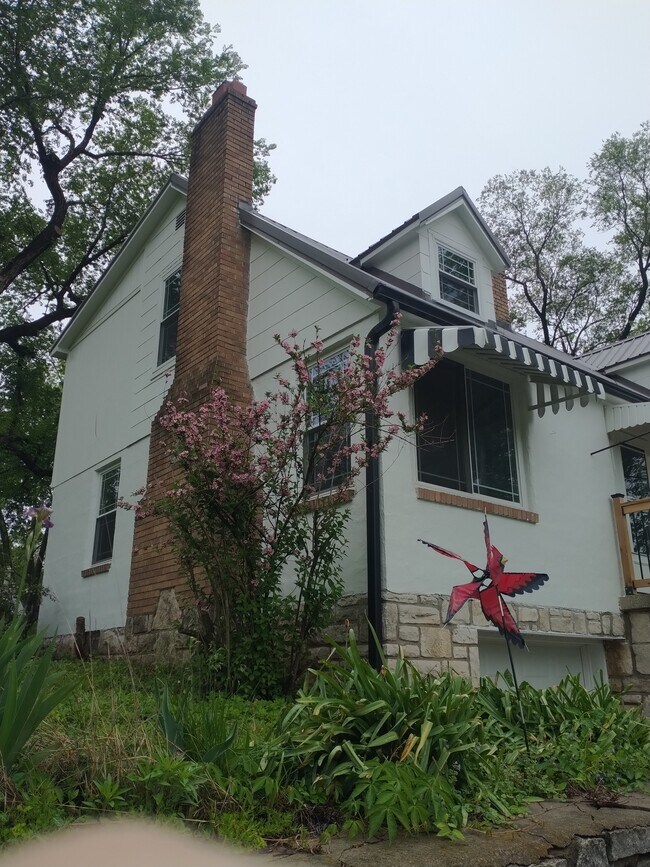 Building Photo - 2319 N 85th St