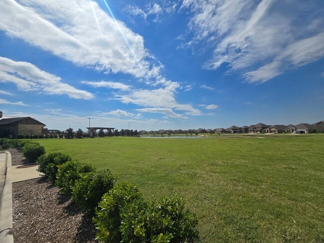 Building Photo - Fantastic in Fate!