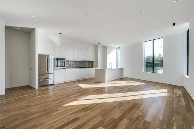 Building Photo - 2422 N Carroll Ave