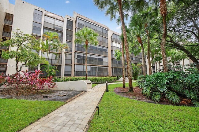 Building Photo - 2812 N 46th Ave
