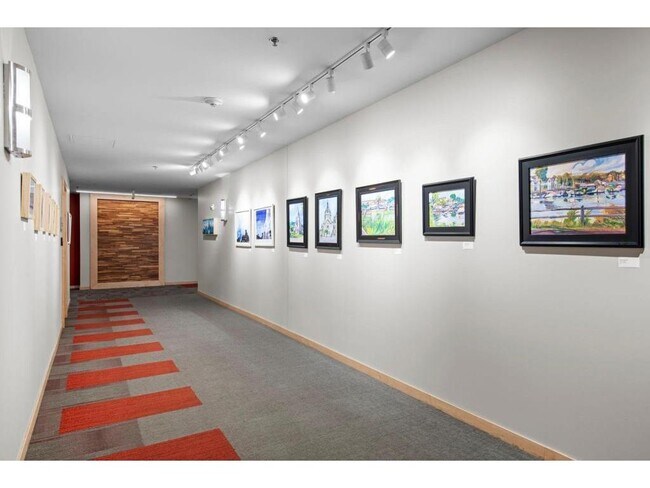 Building Photo - 215 10th Ave S