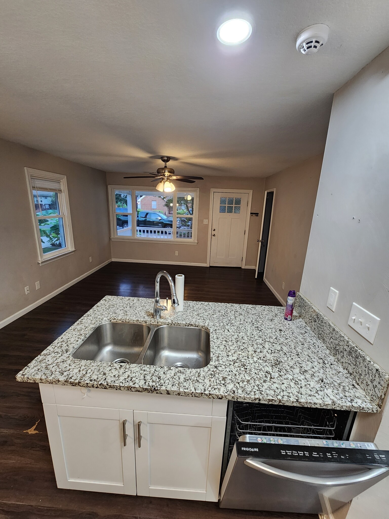 Building Photo - 2724 Mapleton Ave