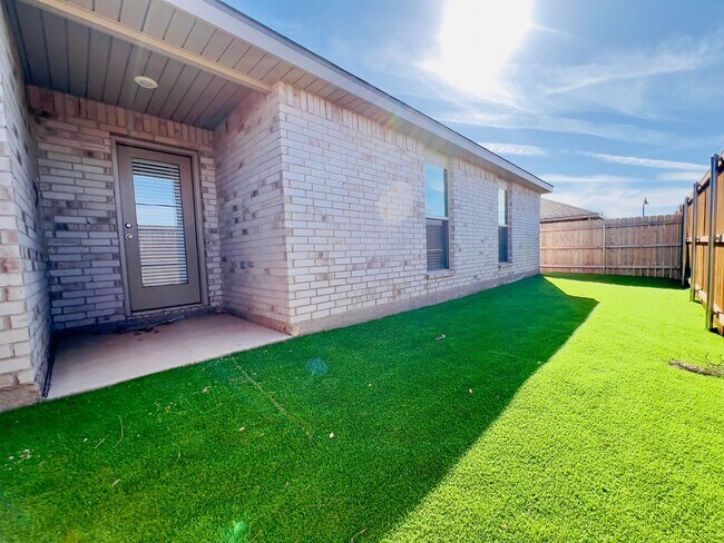 Building Photo - MOVE-IN SPECIAL: Beautiful 3-Bedroom, 2-Bathroom Duplex in Wolfforth – Frenship ISD!