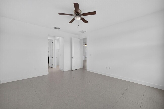 Building Photo - 13352 SW River Rock Rd
